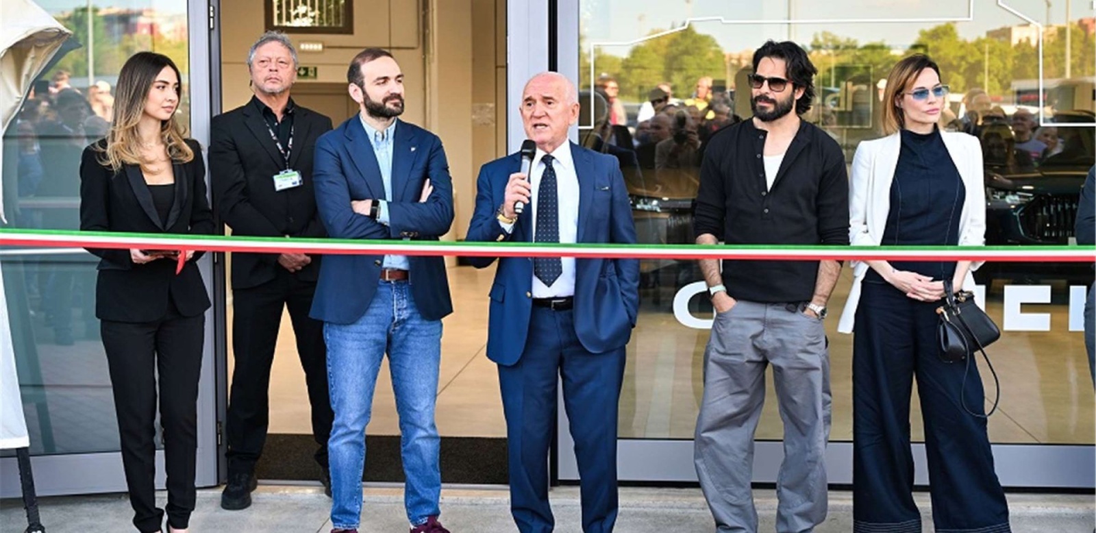 Grand opening alla Centralcar di Perugia: un migliaio di persone a scoprire il futuro della mobilit&agrave;