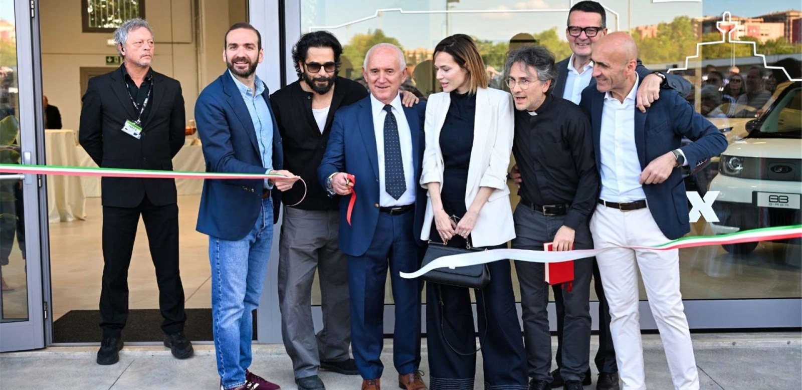 Nuovo showroom per Centralcar, taglio del nastro in via Dottori