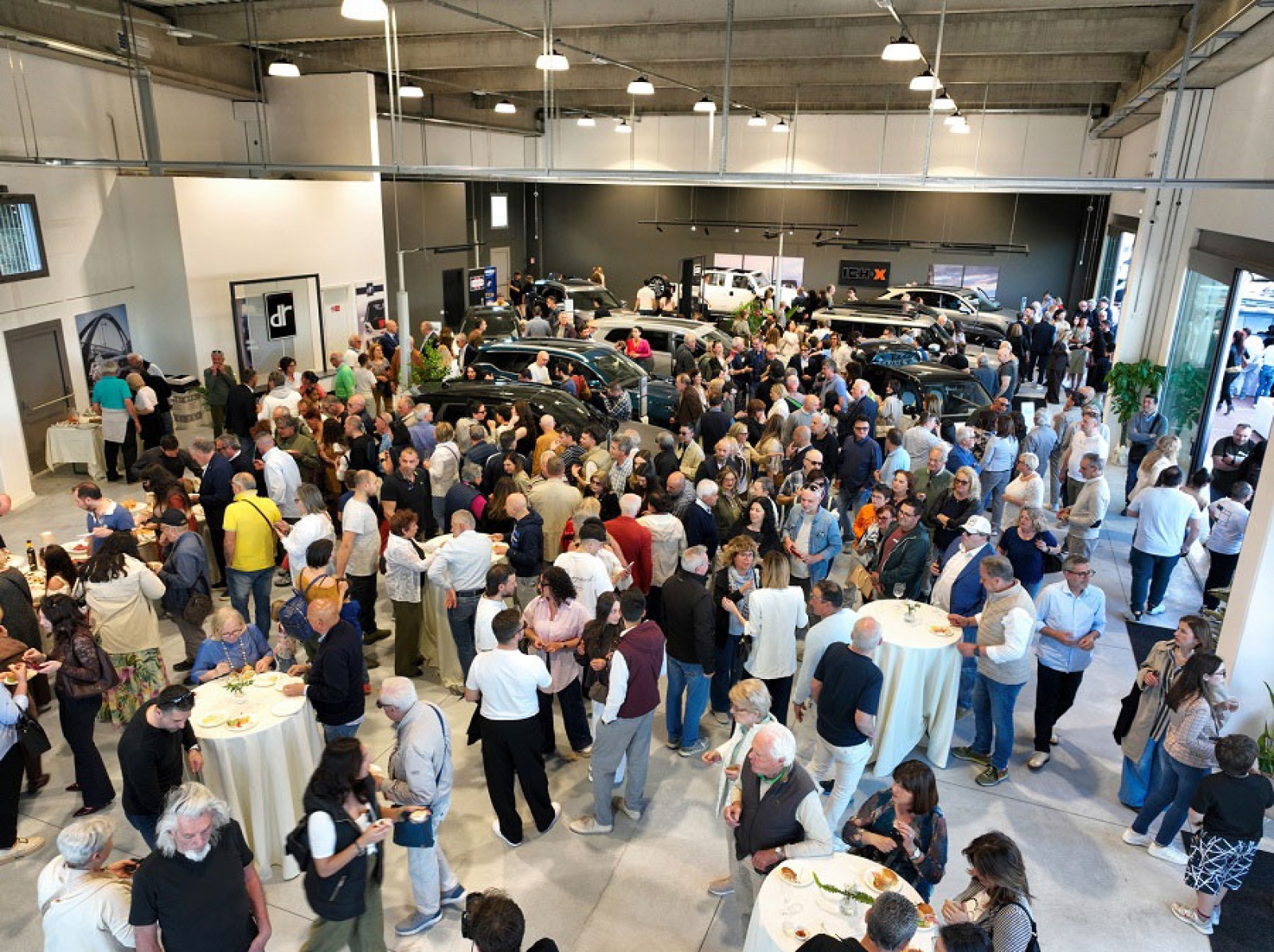 Nuovo showroom Centralcar a Perugia: grande partecipazione all&rsquo;inaugurazione e sguardo al futuro dell&rsquo;auto